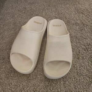 New Vs Pink Cream Slide Sandals